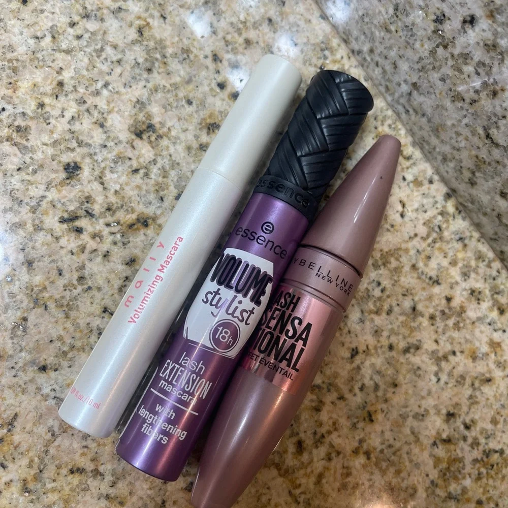 Mally Volumizing Mascara Essence Volume Lash Extension & Maybelline Lash Lot
